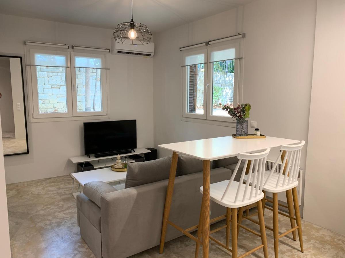 Renovated Apartment In Kifissia Center Near Metro G25 Athens Exterior photo